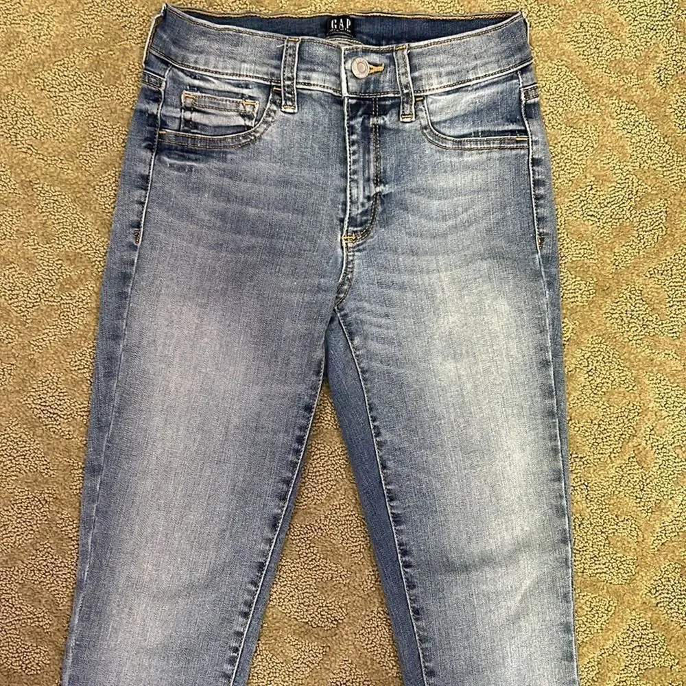 Gap Denim Girl’s Size 25 R Distressed Ankles & Back Pocket Rims Blue Jeans